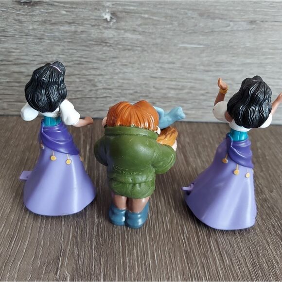Disney Hunchback of Notre Dame Toy Figures- Quasimodo & Esmeralda - Picture 3 of 4